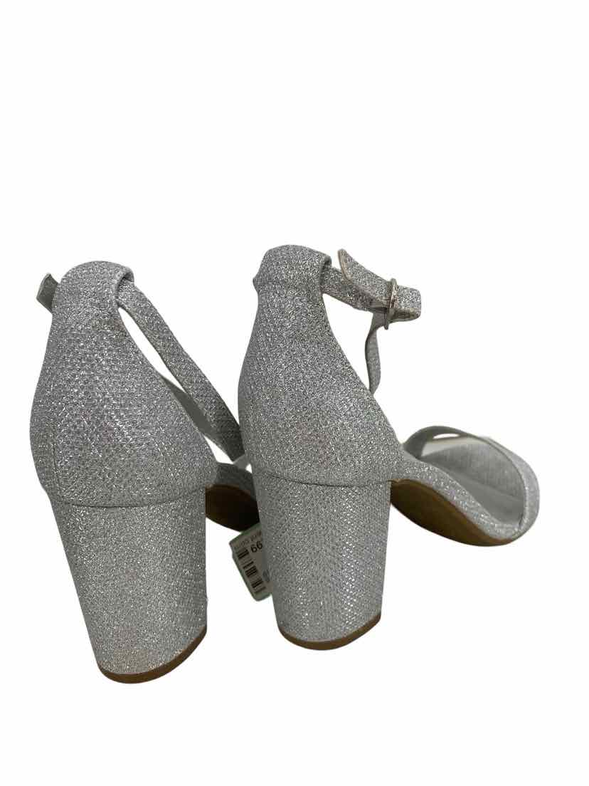 Dream Pairs Ladies Size 5.5 Shoes