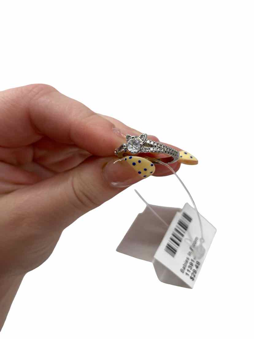 Sterling Ladies Size 7 Ring