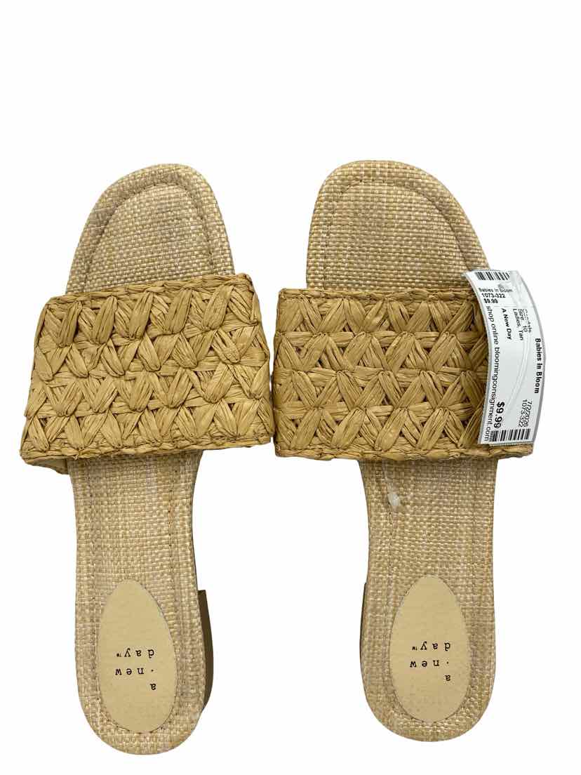 A New Day Ladies Size 10 Sandals