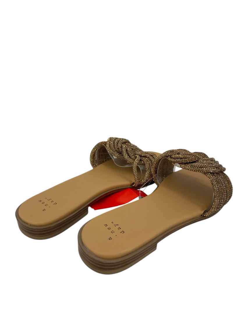 A New Day Ladies Size 8 NEW Sandals