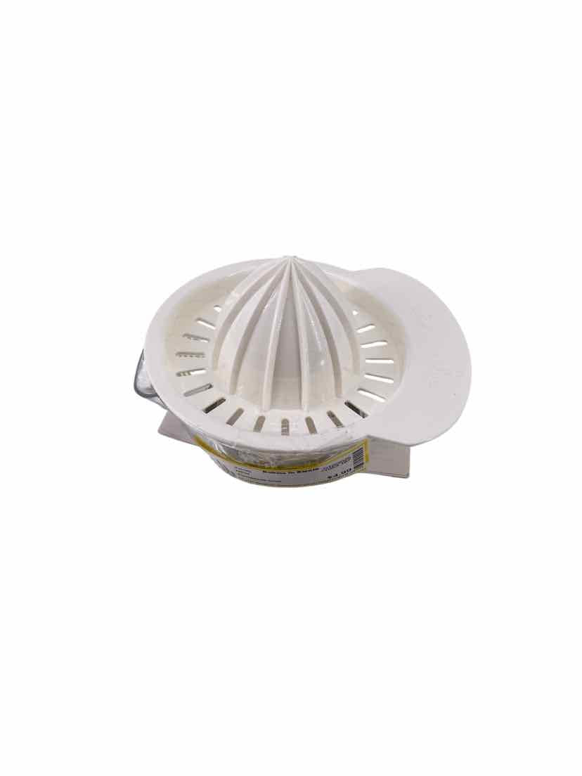 Pampered Chef NEW Juicer