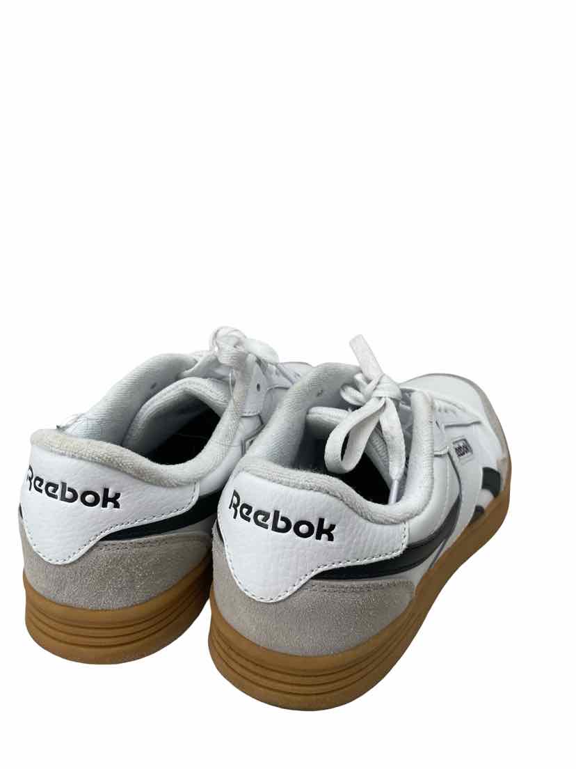 Reebok Ladies Size 7.5 Shoes