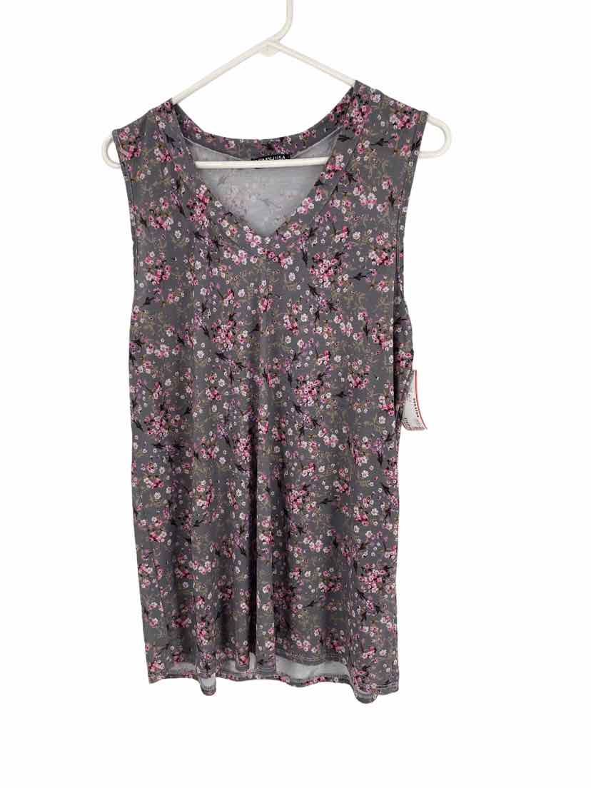 Hemish Ladies Size Medium Shirt
