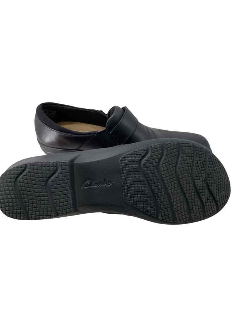 Clarks Ladies Size 8.5 Shoes