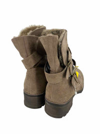 White Mountain Ladies Size 9.5 Boots