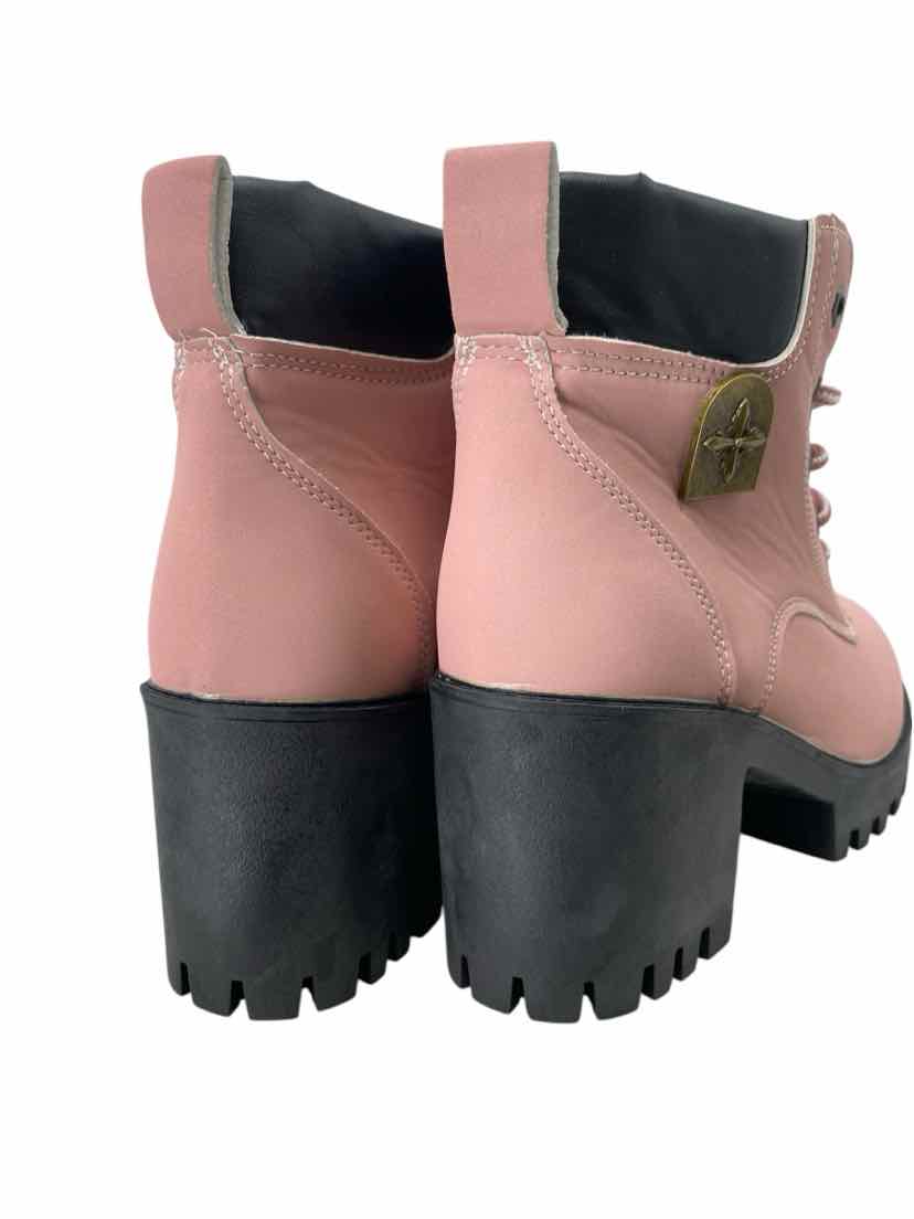 No Brand Ladies Size 38/7 NWOT Boots