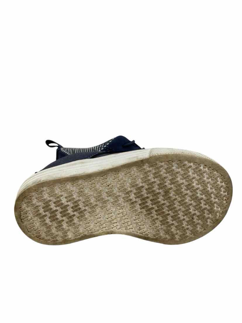 OshKosh Kids Size 6 Shoes