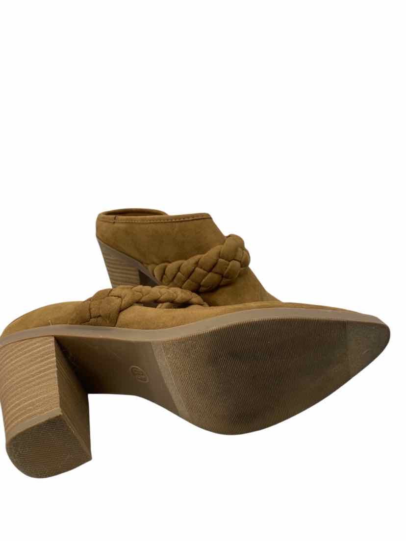 Universal Thread Ladies Size 8.5 Shoes