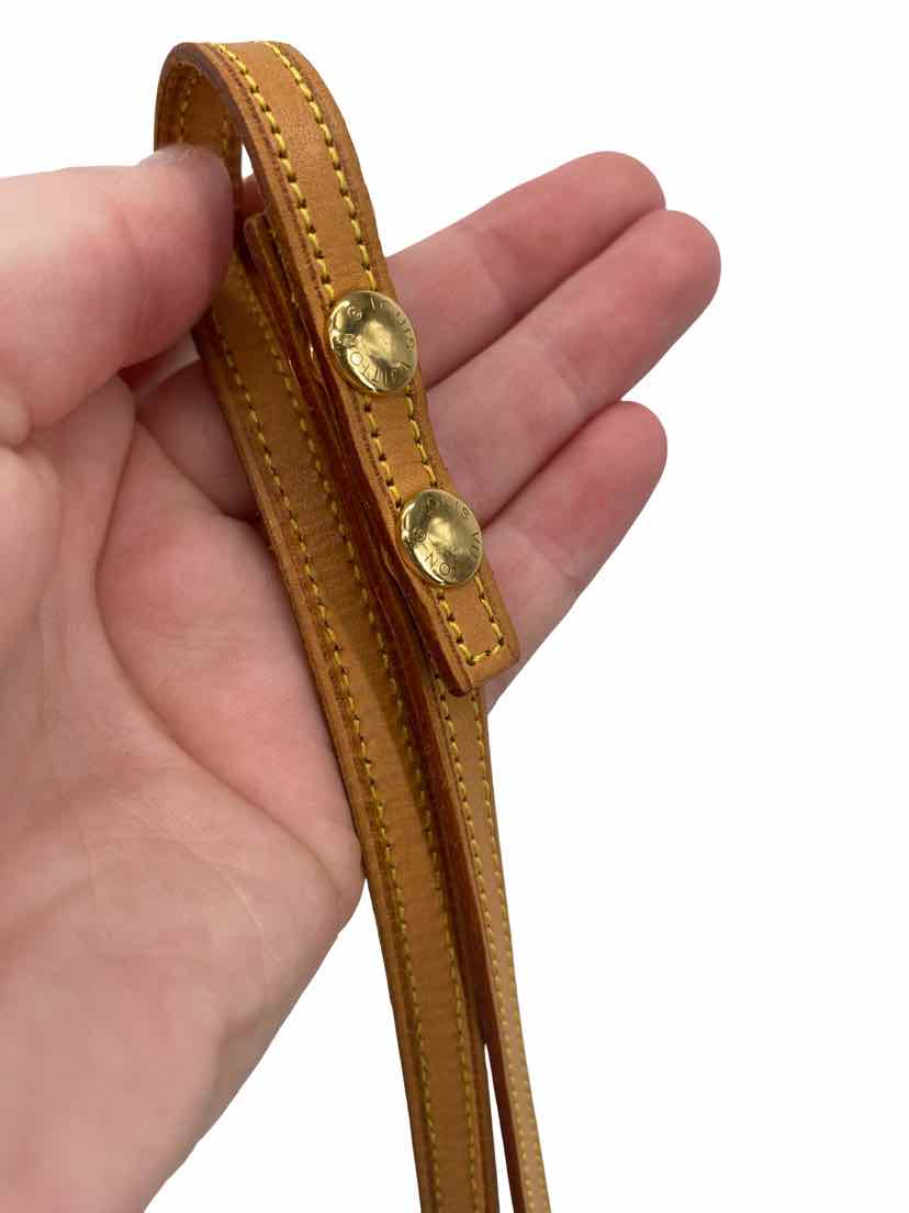 Louis Vitton Ladies Pouchette Twin 9/10 Crossbody