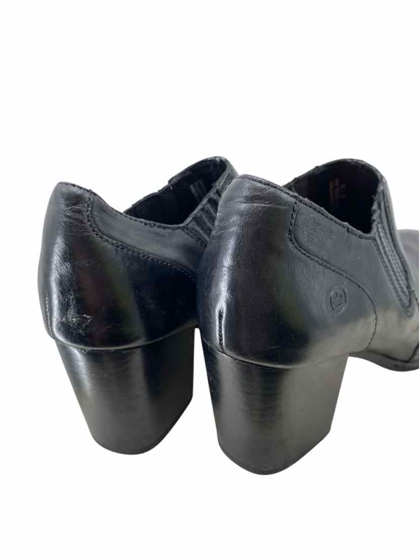 Born Ladies Size 10 Boots