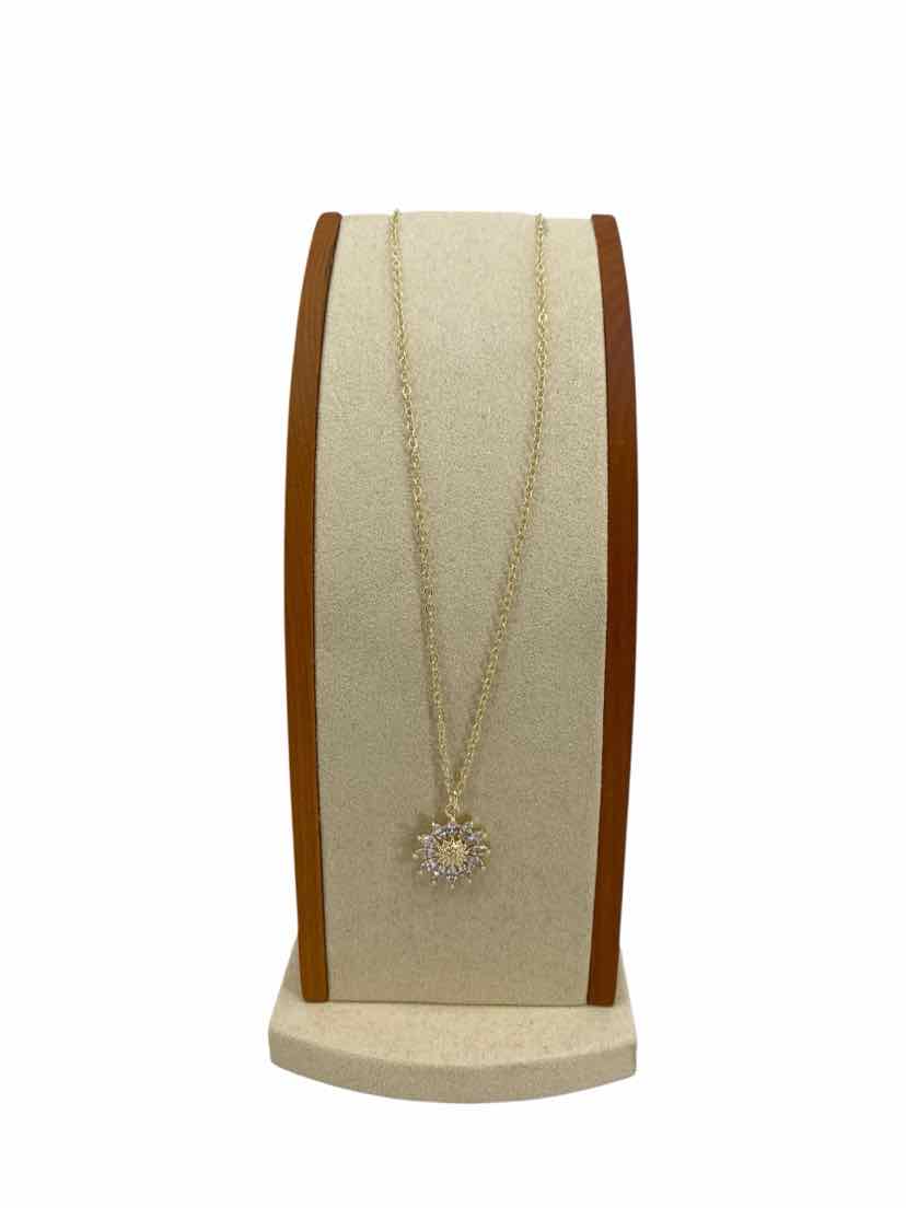 Ladies Starburst Shape Necklace