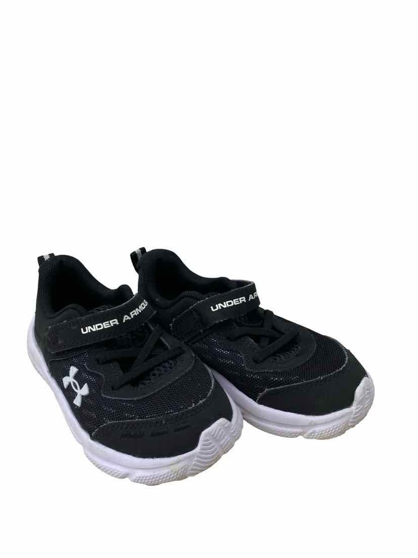 Under Armour Kids Size 9 Shoes