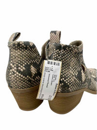 Universal Thread Ladies Size 9.5 Shoes