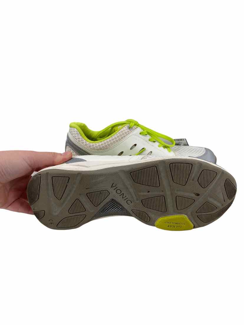Vionic Ladies Size 8.5 Shoes