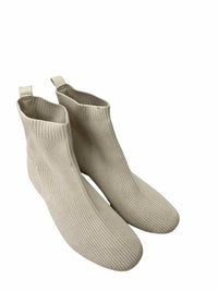 Cushionaire Ladies Size 7.5 Boots