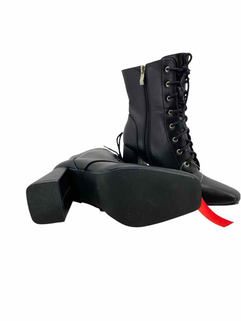 Ladies Size 6 Boots
