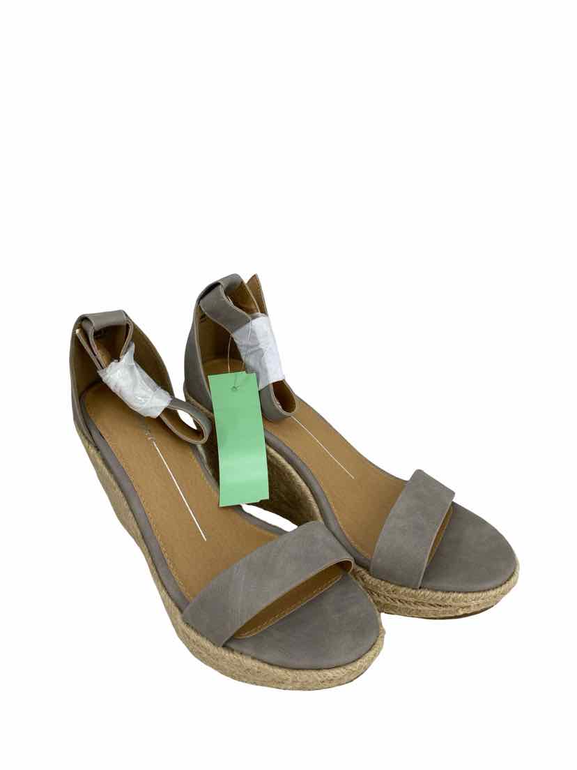 Report Ladies Size 7 NEW Shoes
