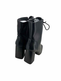 Ladies Size 6 Boots