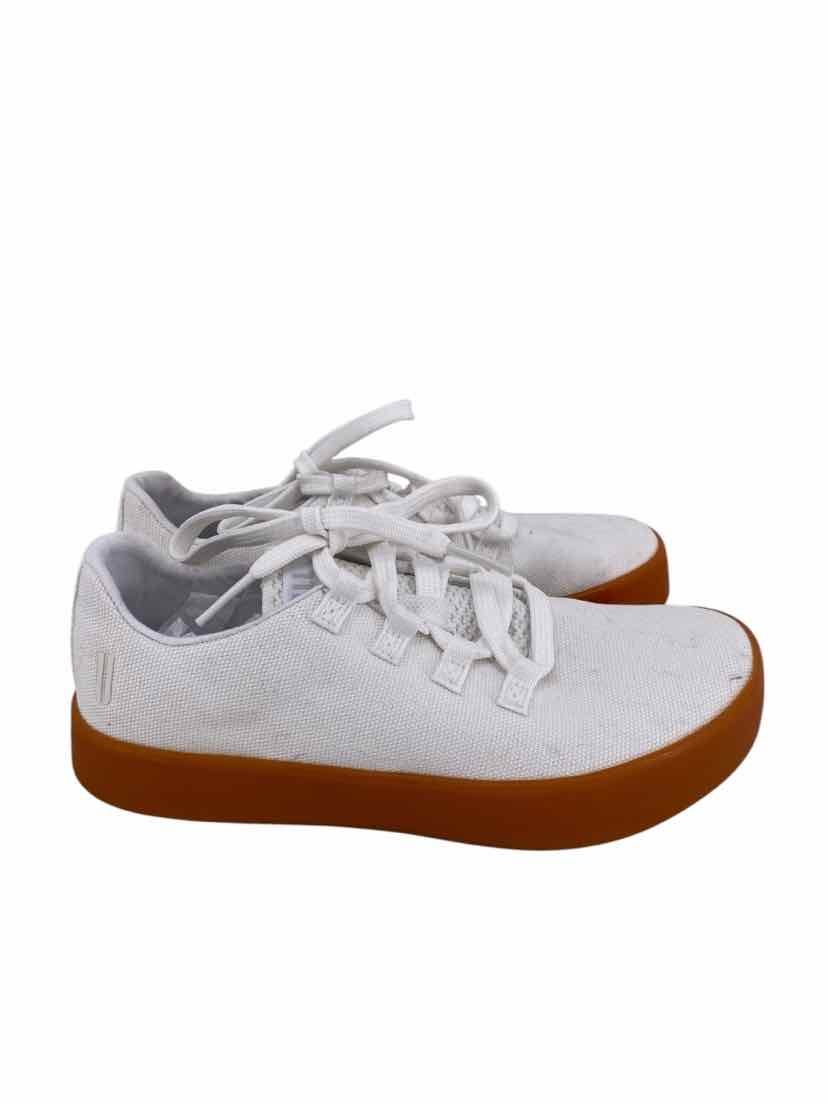 No Bull Ladies Size 8 Shoes
