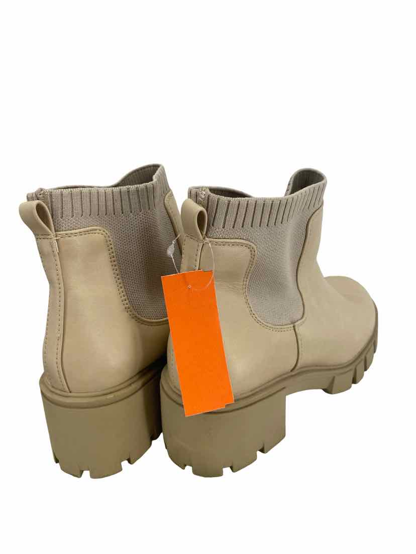 So Ladies Size 9.5 Shoes