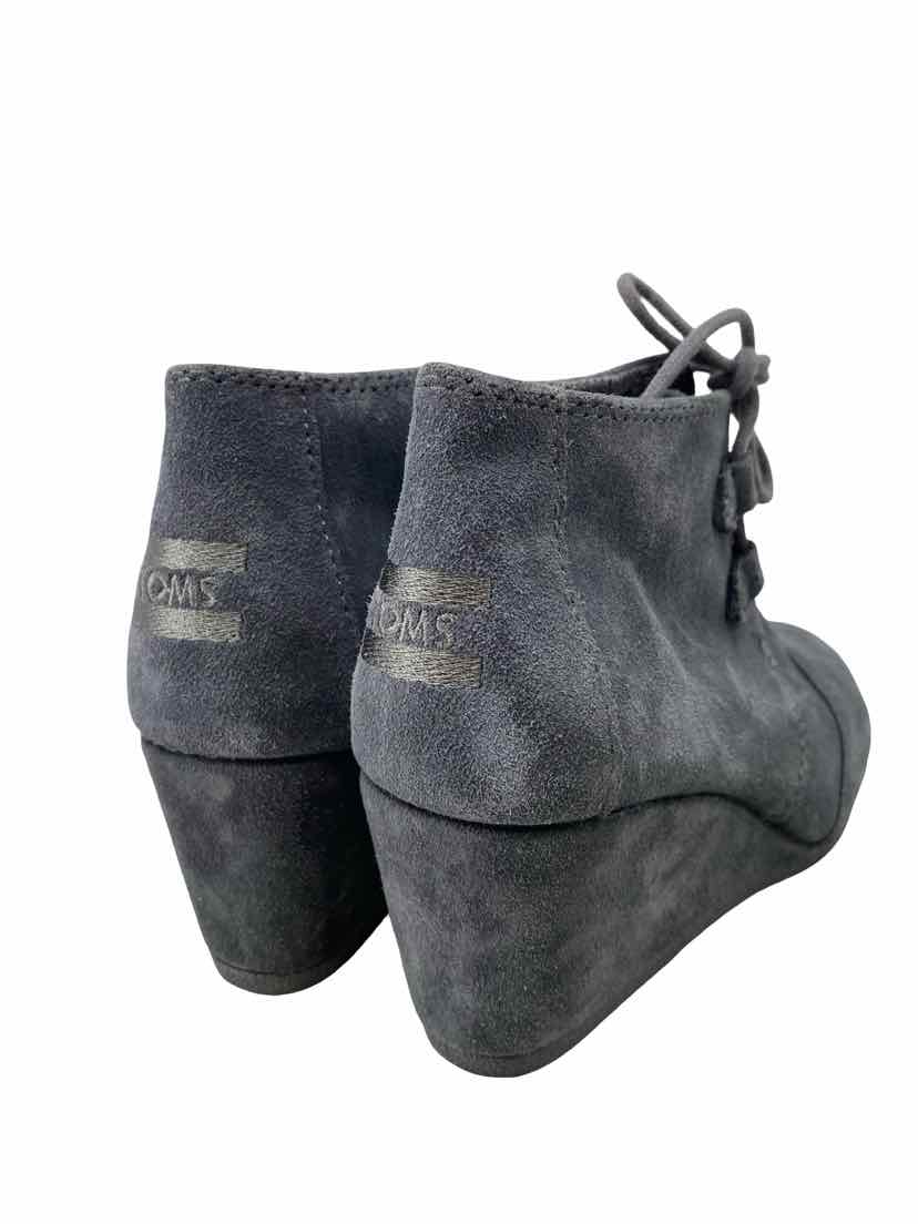 Toms Size 7 Boots