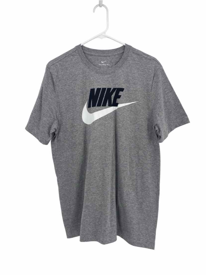 Nike Men's Size M Shirt