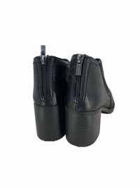 Clarks Ladies Size 8 Boots