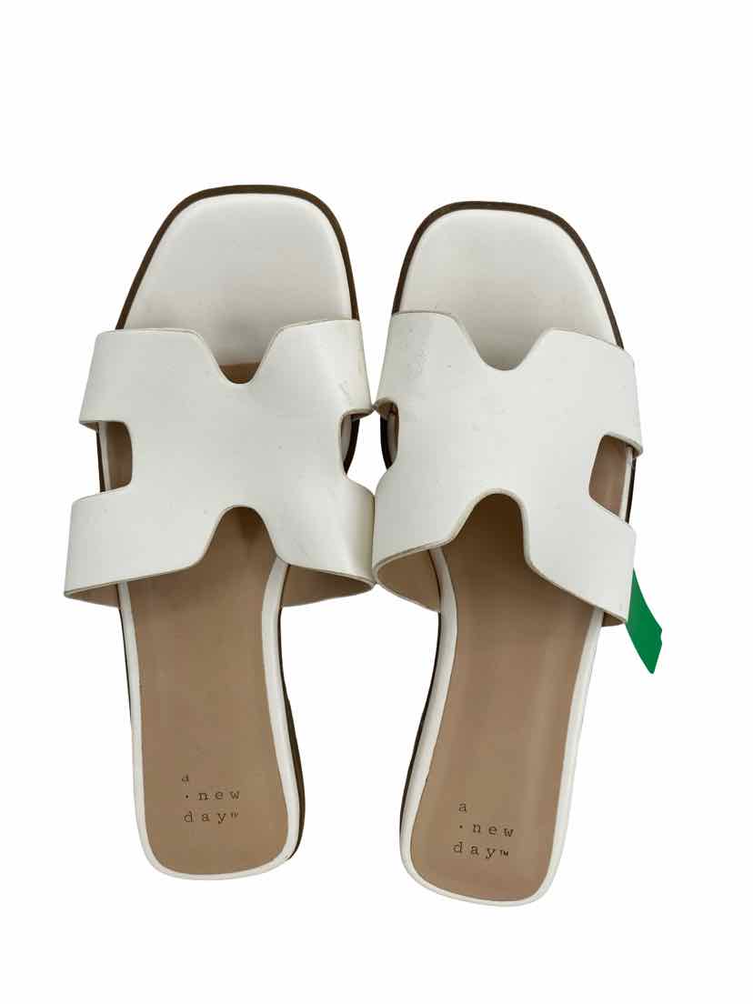 A New Day Ladies Size 6 Sandals