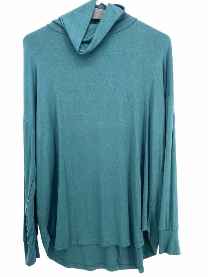 Loft Ladies Size L Shirt