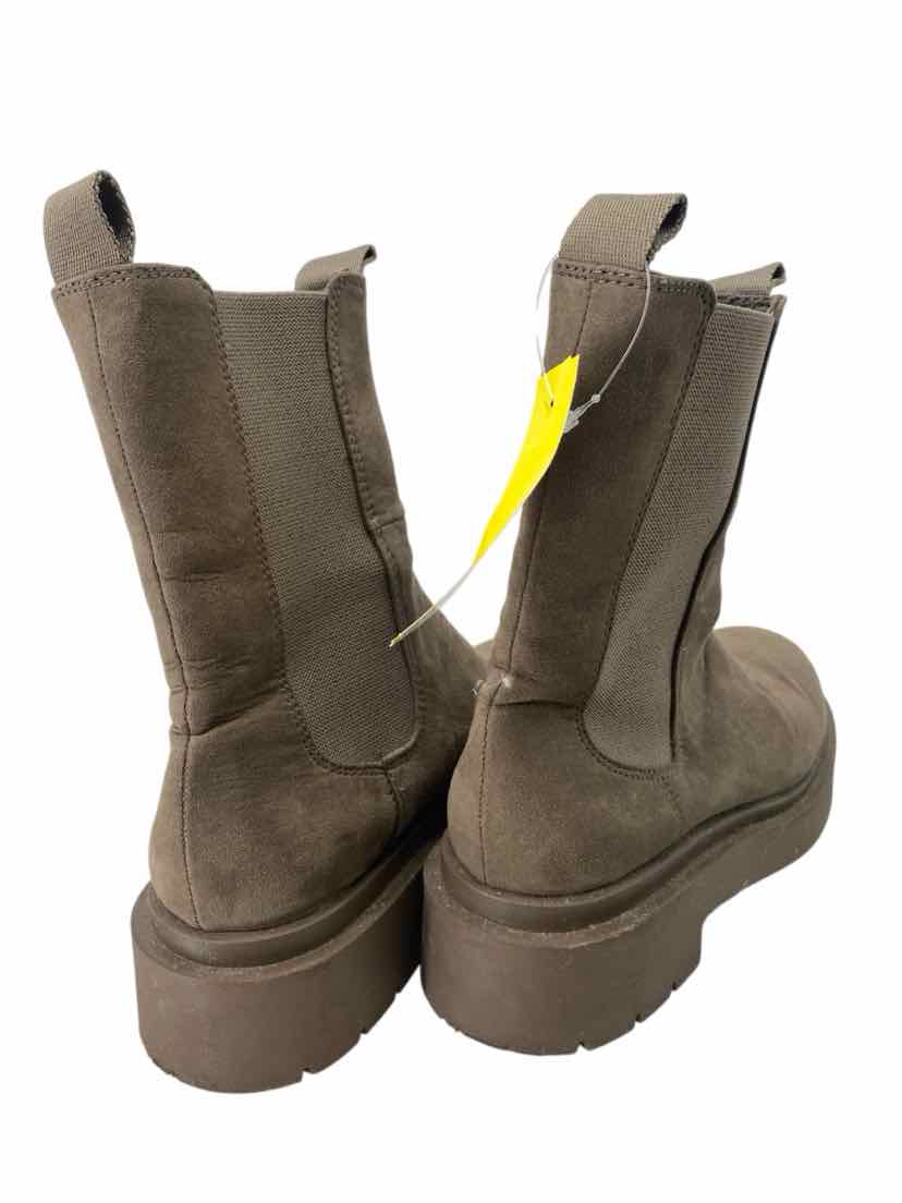 H & M Ladies Size 7-7.5 Boots