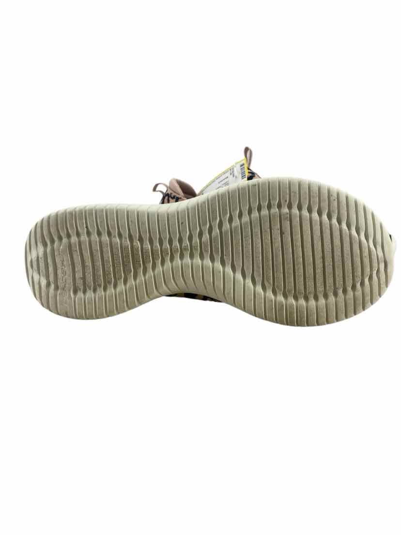 Sketchers Ladies Size 9 Shoes