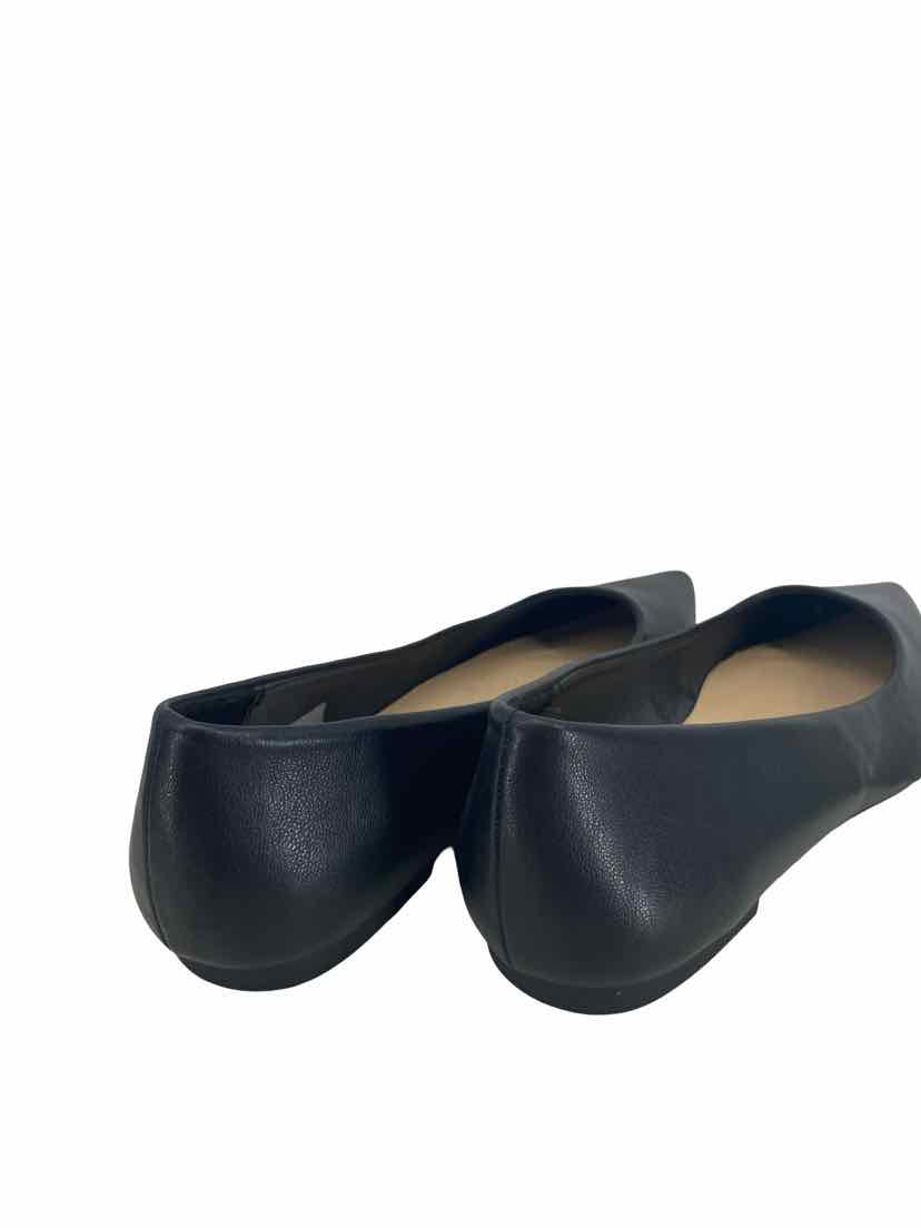 xoxo Ladies Size 6 Shoes