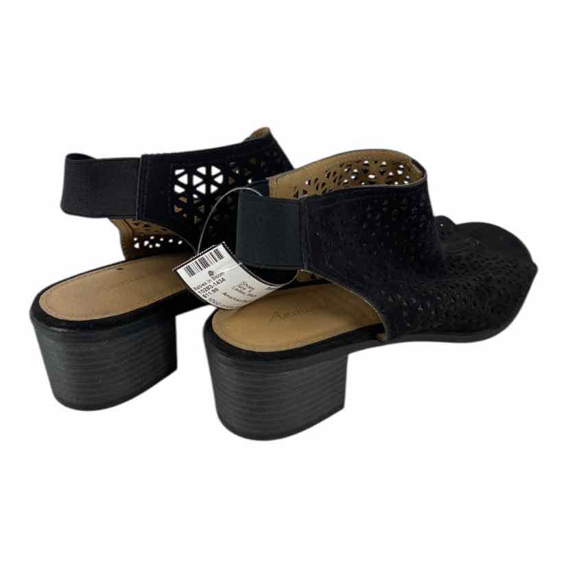 American Eagle Ladies Size 8 Shoes