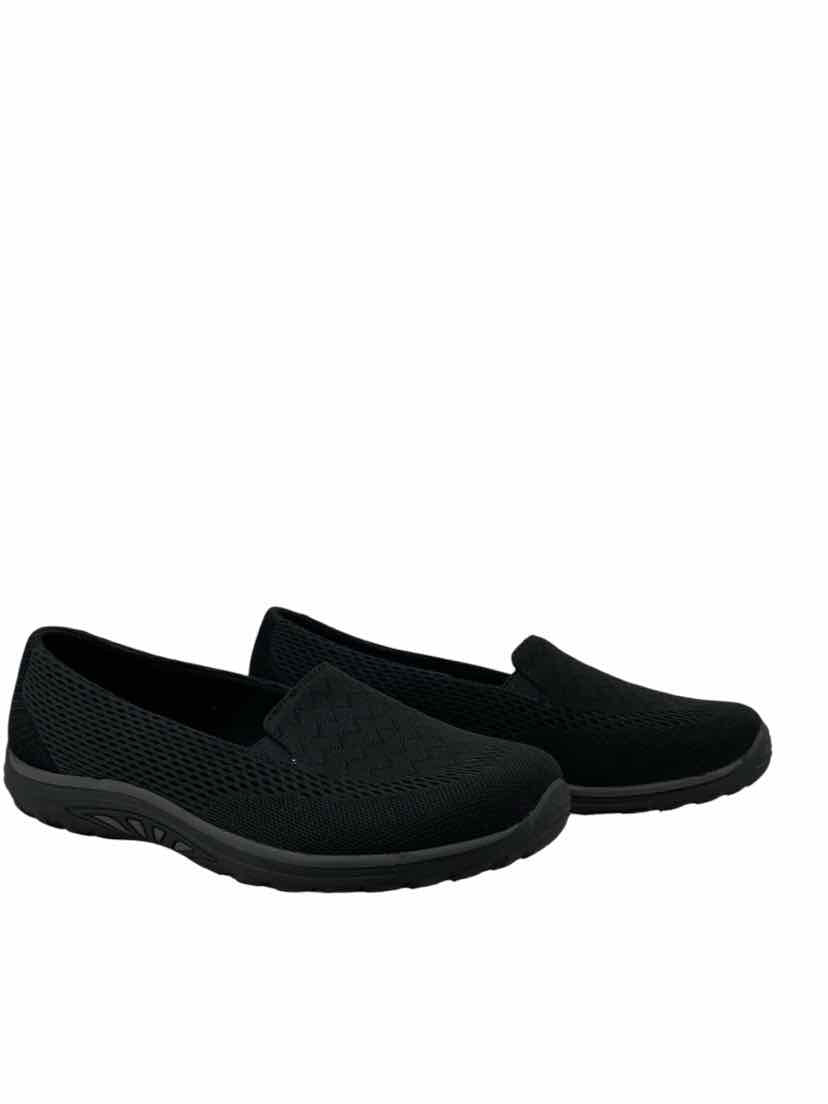 Sketchers Ladies Size 8.5 Shoes