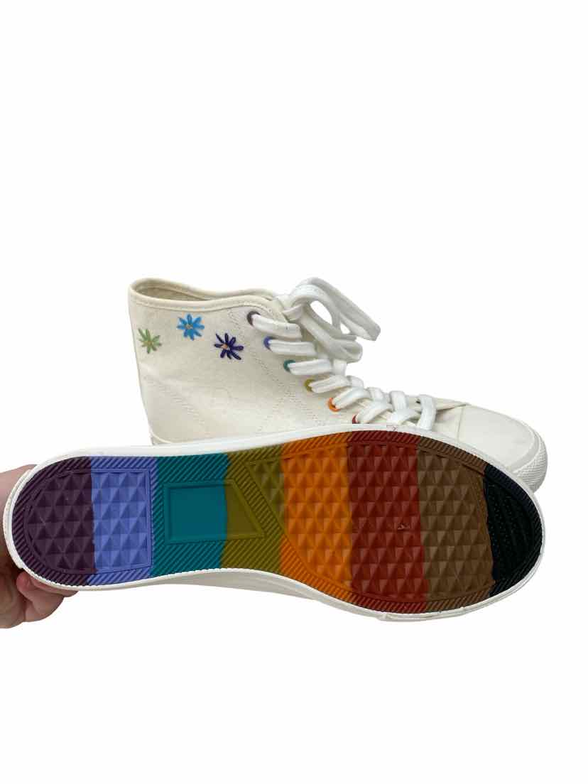 American Eagle Ladies Size 8 Shoes