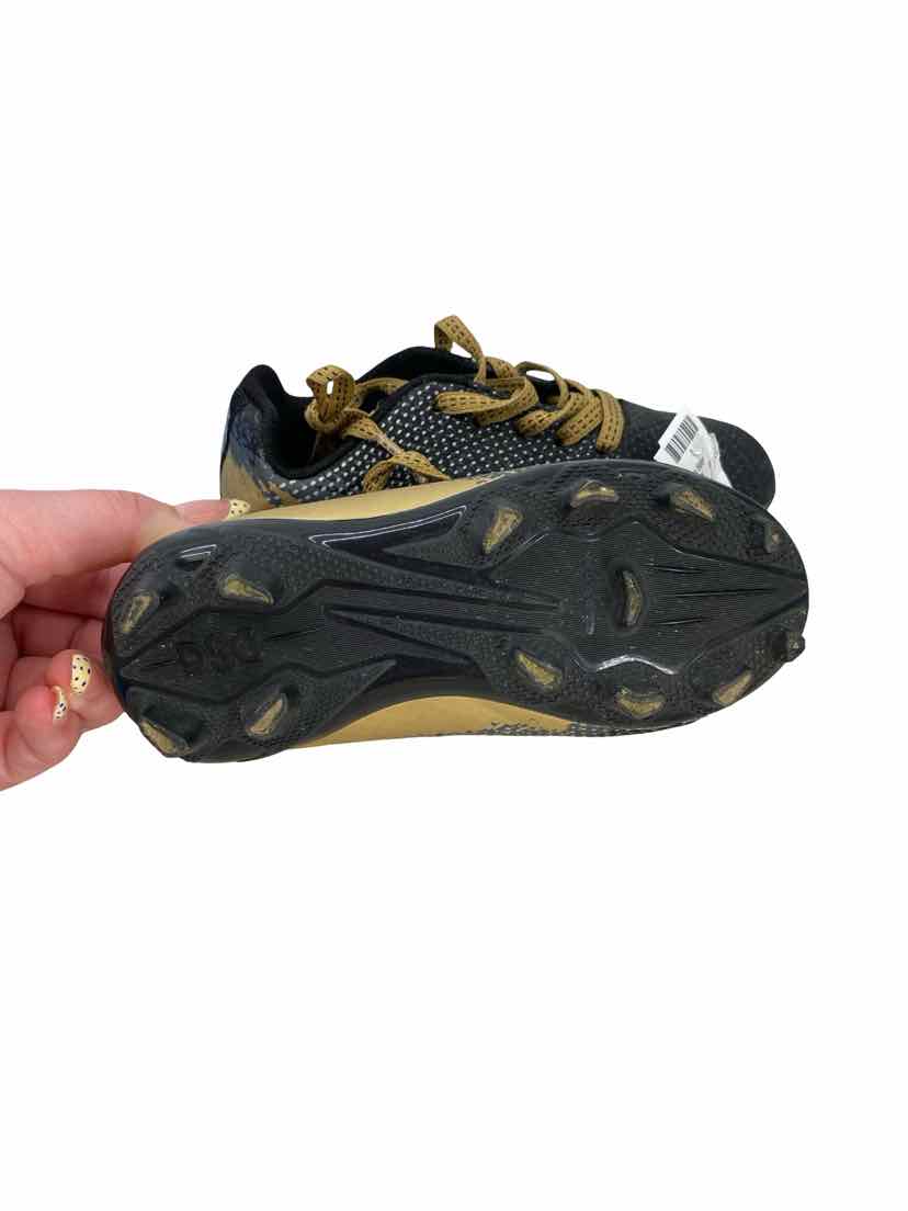 DSG Kids Size 8 Cleats