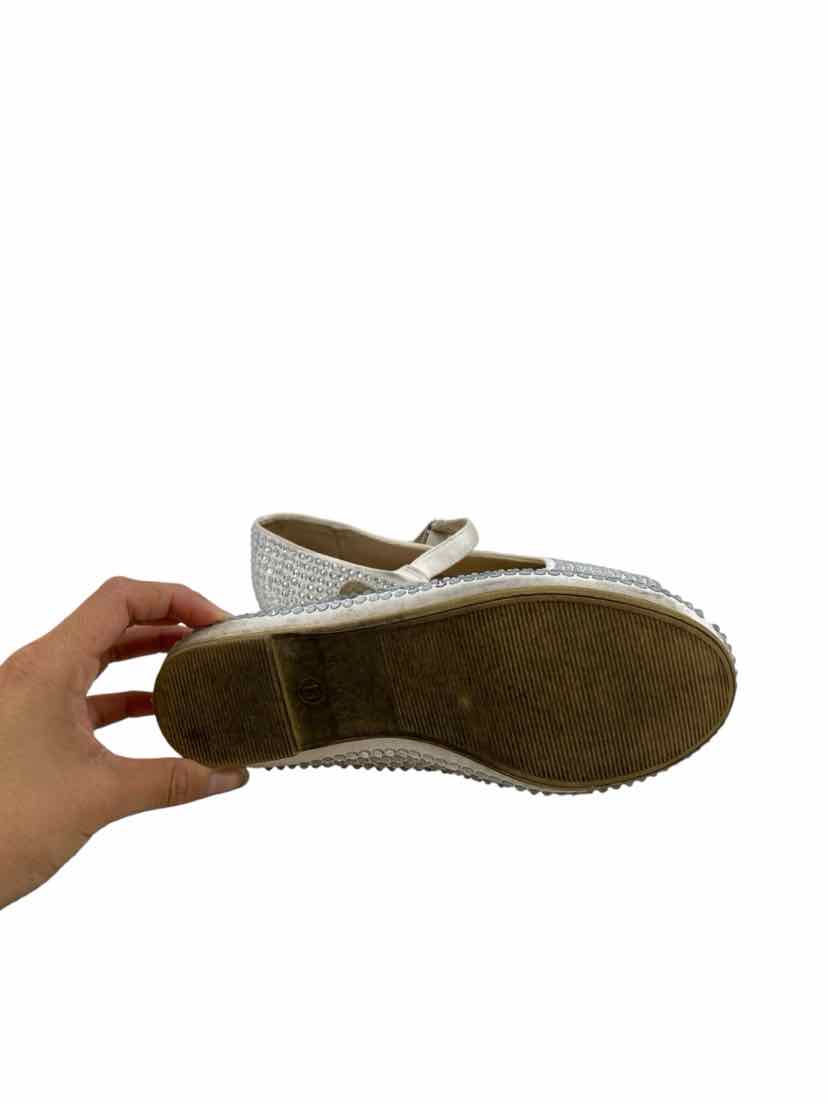 Art Class Kids Size 13 Shoes
