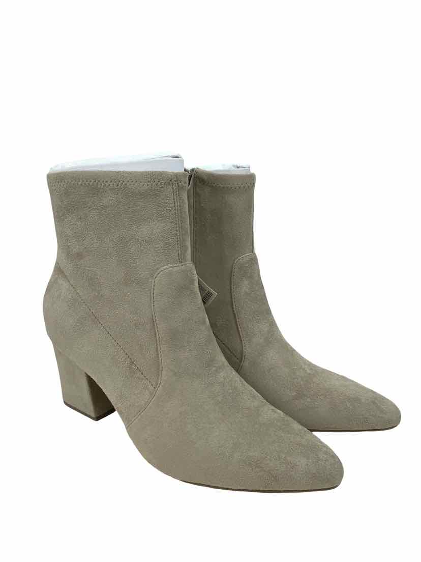 Amazon Essentials Ladies Size 9.5 NEW Boots