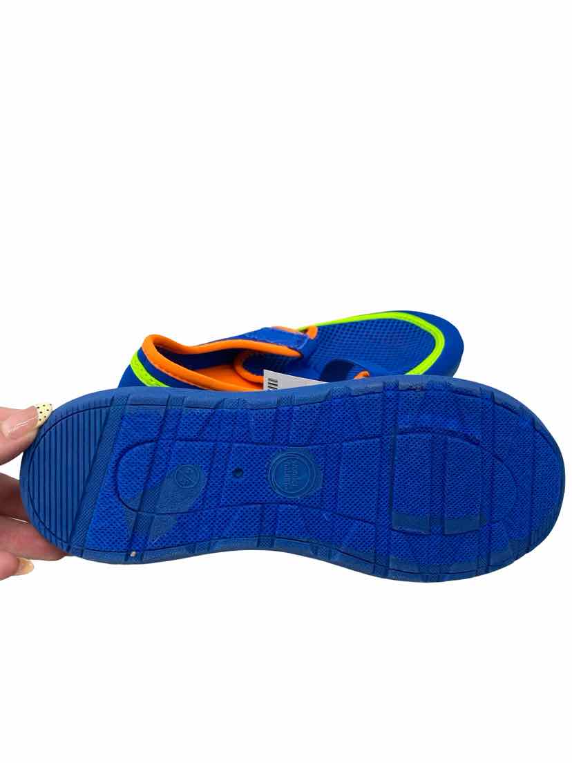 Wonder Nation Kids Size 4/5 Like New Water Shoes