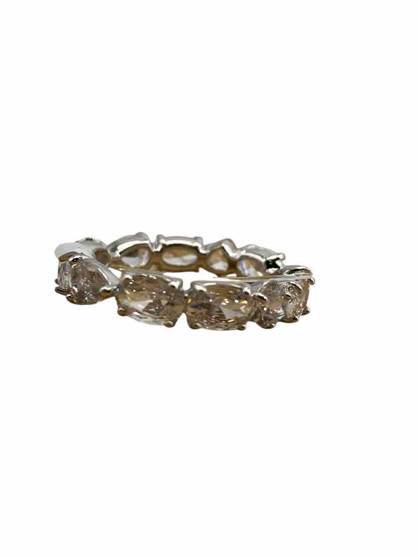 Ladies Size 8 NEW Ring