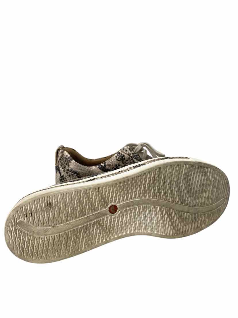 Clarks Ladies Size 9 Shoes