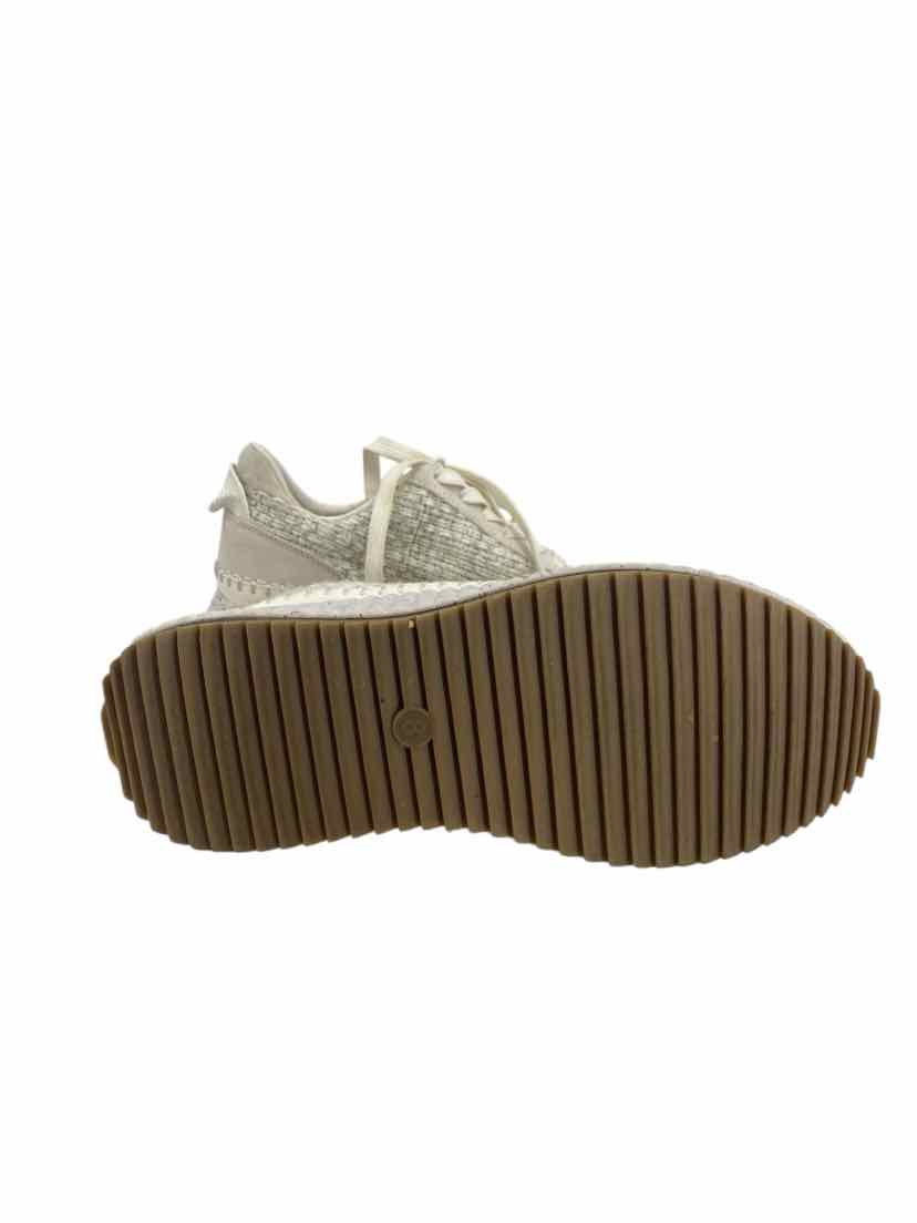 Universal Thread Ladies Size 8 Shoes