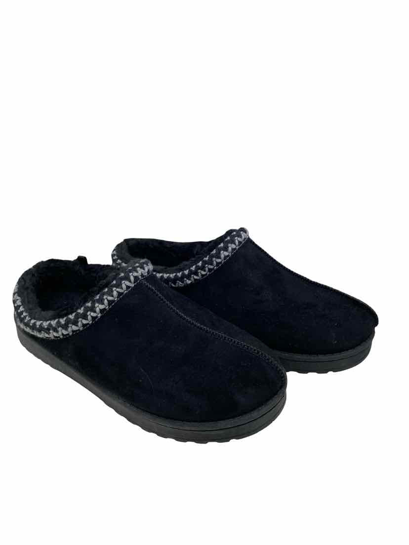 White Mountain Ladies Size 8 Shoes