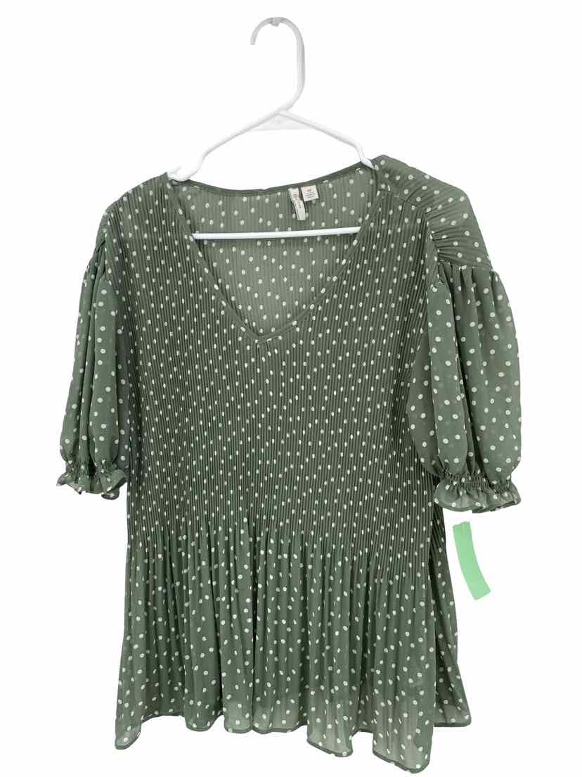 Est. 1946 Ladies Size M Shirt