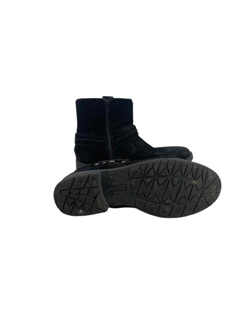 Earth Ladies Size 8 Boots