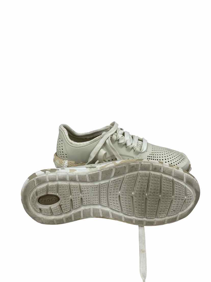 Crocs Ladies Size 7 Shoes