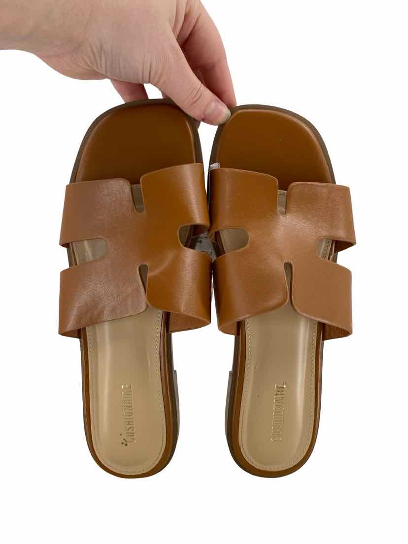 Cushionaire Ladies Size 8 Flip Flops