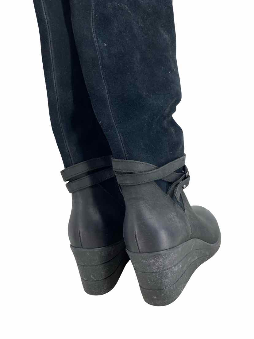 Ugg Ladies Tall Size 7 Boots