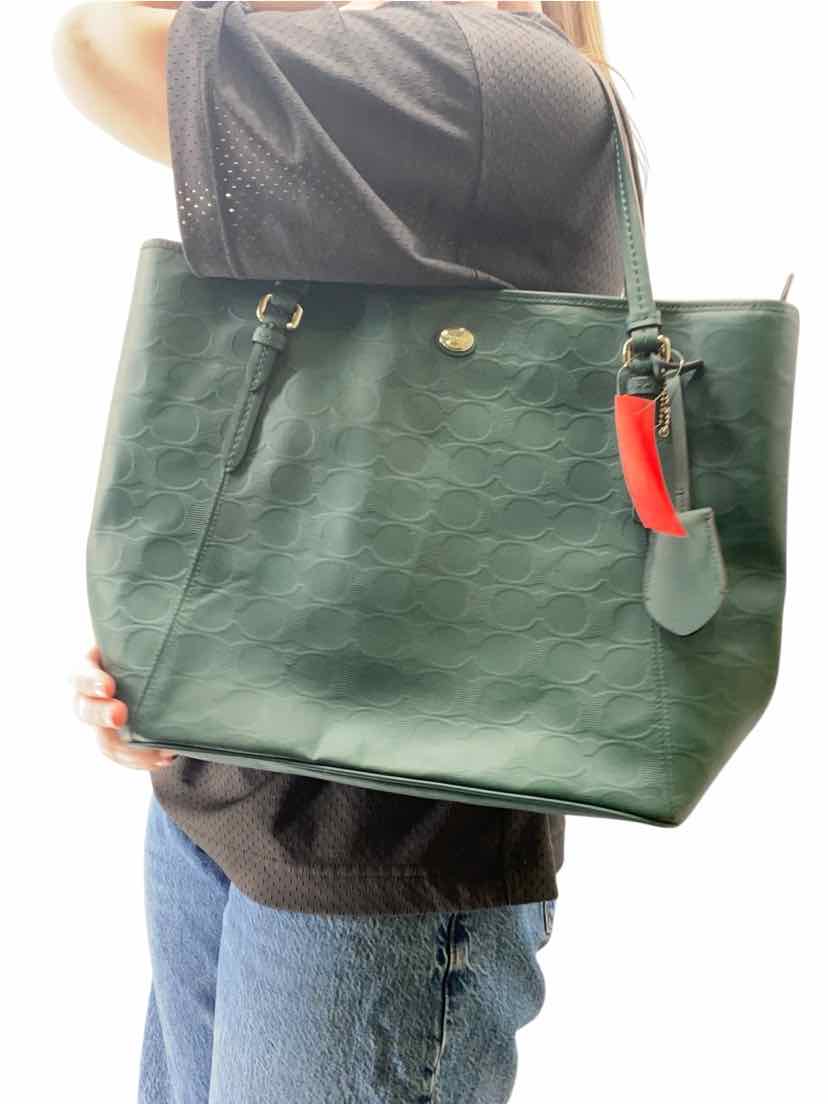 Coach Ladies 9/10 Purse