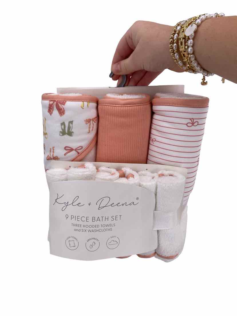 Kyle & Deena White 9 PC NEW Bath Set